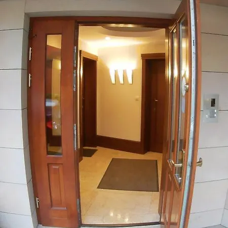 Apartament Marea 1, Centrum